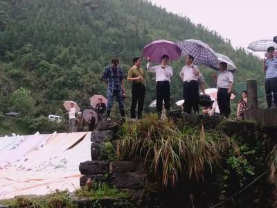 抗洪救災|邵陽書記市長奔赴新寧水廟、黃龍、回龍等地督促抗洪救災工作!最關心的還是受災群眾!