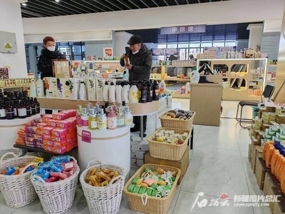 西大門保稅直購(gòu)中心打造跨境貿(mào)易全產(chǎn)業(yè)鏈一站式服務(wù)